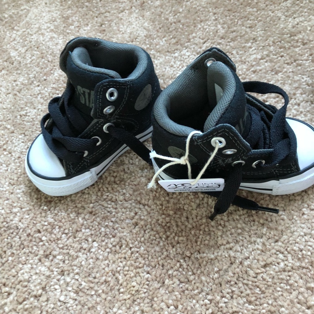 Converse toddler shoe